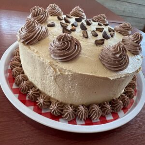 Peanut Butter Cup Cake | Delicious Chocolate Cake with Peanut Butter and Chocolate Frosting Topped with Mini Peanut Butter Chocolate Cups